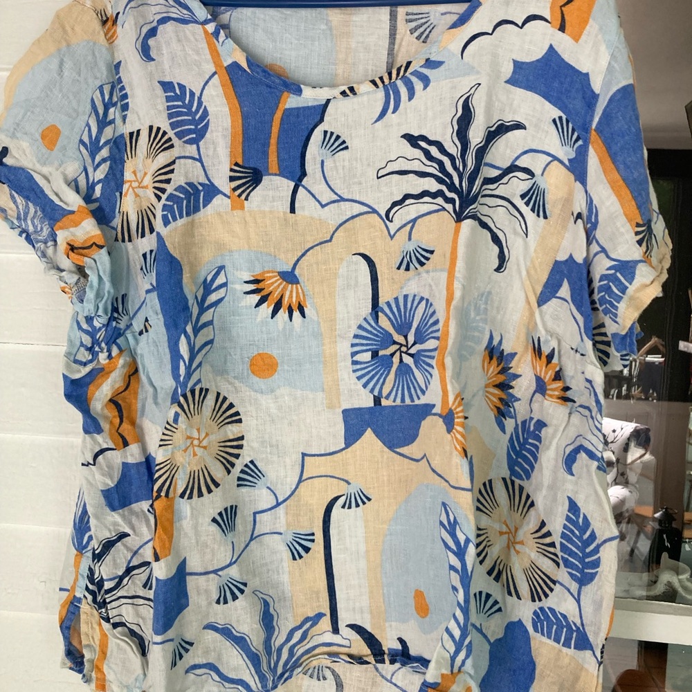 Nicole Miller Blue and Tan Short Sleeve Boxy Blouse